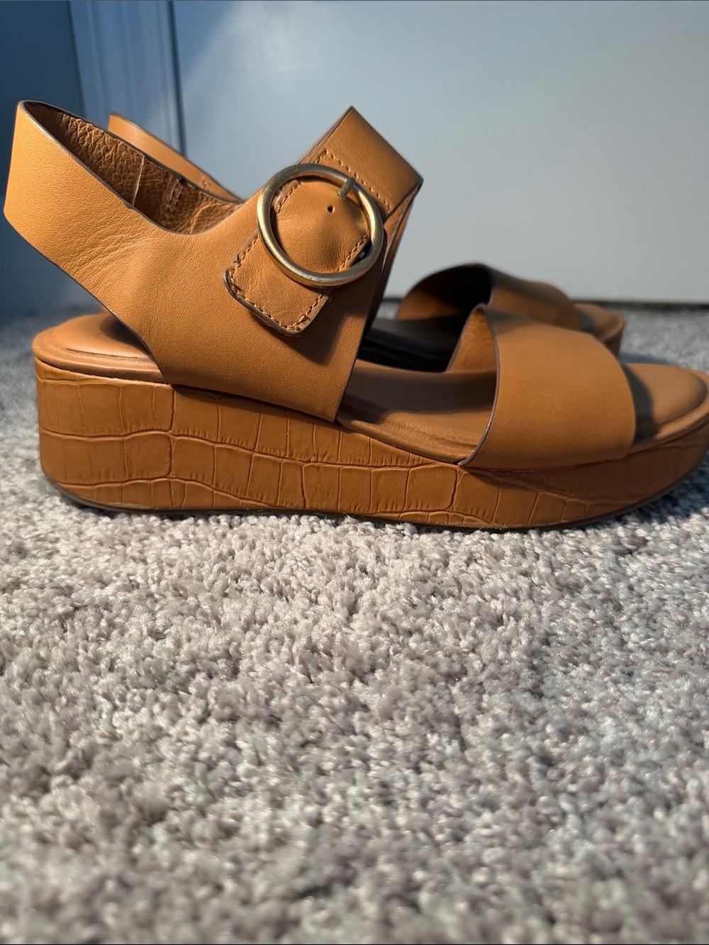 Sofft Women's Tan Platform Sandals with Gold Buckle